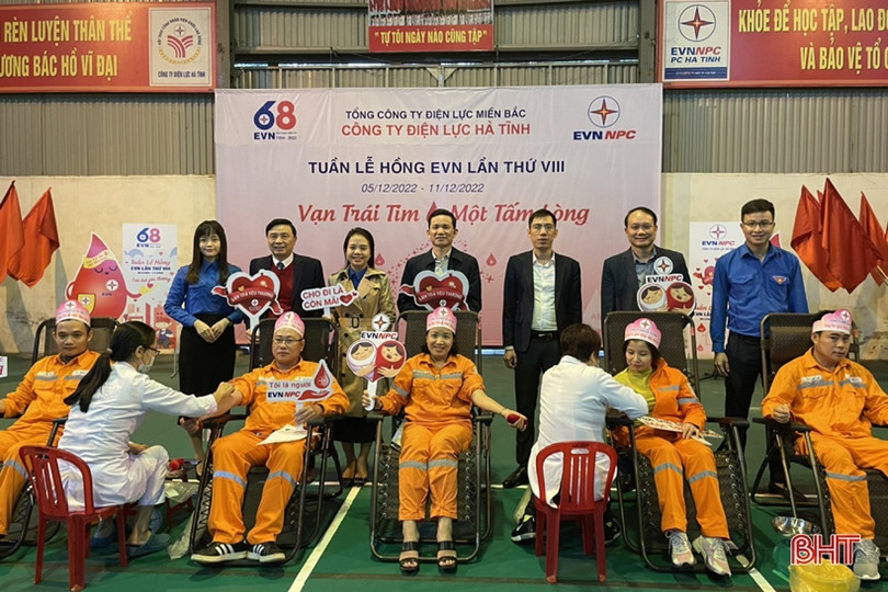 Công ty Điện lực Hà Tĩnh hiến tặng 100 đơn vị máu trong “Tuần lễ hồng EVN”