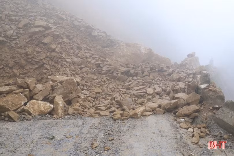 Cận cảnh tình hình sạt lở đất tại khu vực Cửa khẩu quốc tế Cầu Treo