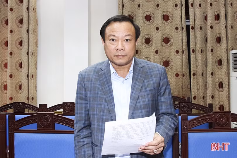 Các tổ đại biểu HĐND tỉnh thảo luận các báo cáo, tờ trình, dự thảo nghị quyết trình Kỳ họp thứ 11