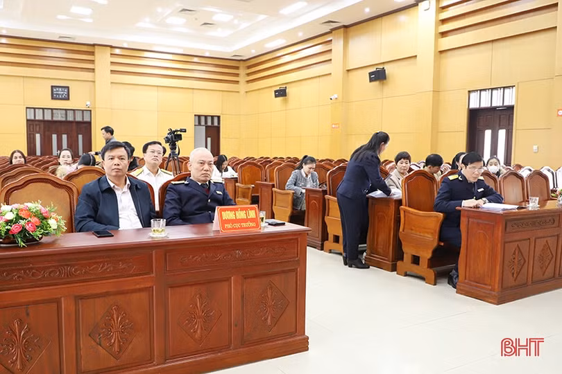 Khách hàng tại TP Hà Tĩnh trúng giải nhất “Hóa đơn may mắn” quý III/2022