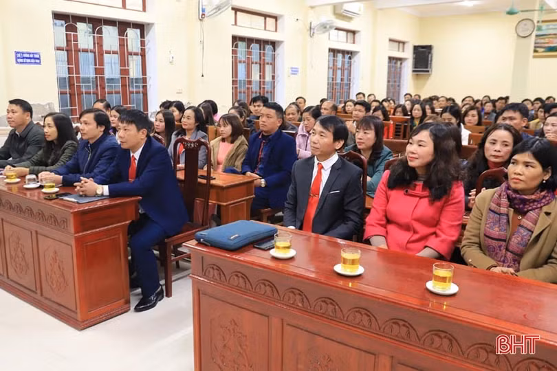 Hương Sơn công nhận 103 giáo viên THCS là giáo viên giỏi cấp huyện