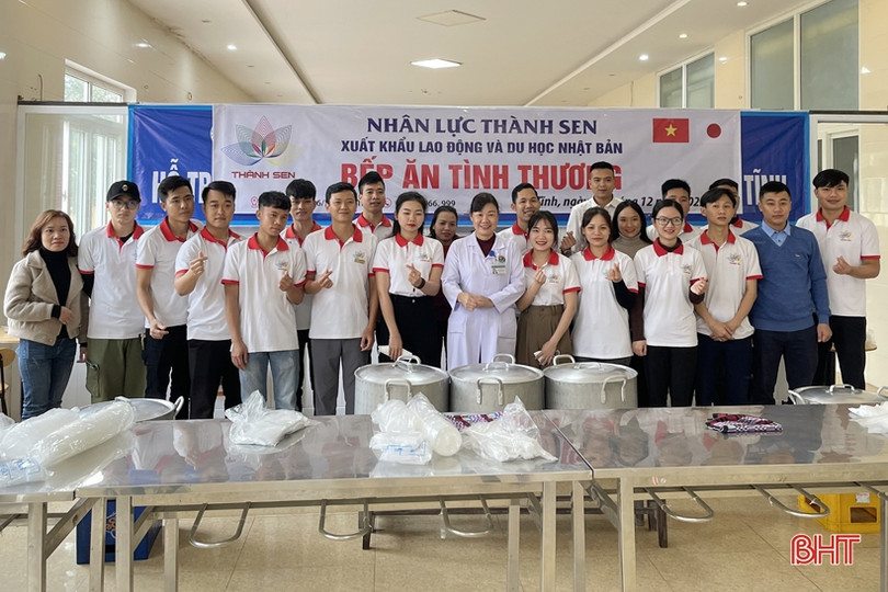 Trao gần 1.000 suất ăn cho bệnh nhân và người nhà tại BVĐK tỉnh Hà Tĩnh