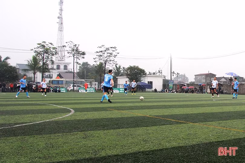 14 đội tranh tài Giải Bóng đá Giáng sinh lần thứ 3 huyện Nghi Xuân