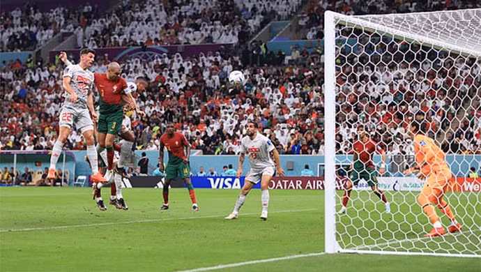 Bồ Đào Nha đè bẹp Thụy Sỹ, hẹn Morocco ở tứ kết