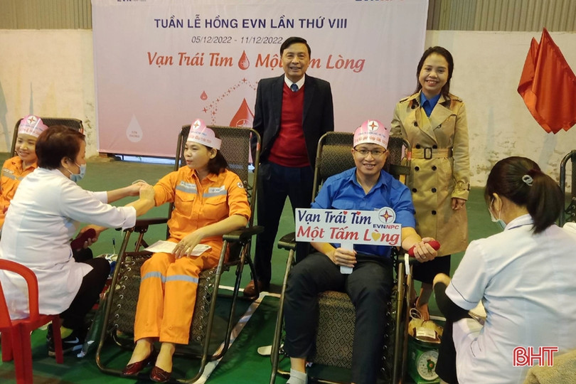 Công ty Điện lực Hà Tĩnh hiến tặng 100 đơn vị máu trong “Tuần lễ hồng EVN”