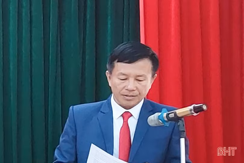 Công bố quyết định bổ nhiệm Hiệu trưởng Trường Trung cấp Kỹ nghệ Hà Tĩnh