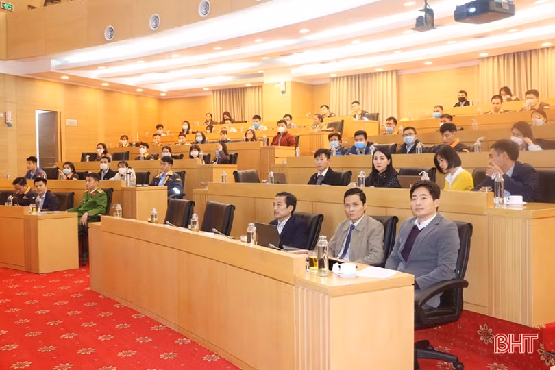 Trang bị kỹ năng sử dụng mạng xã hội cho người lao động tại Formosa Hà Tĩnh