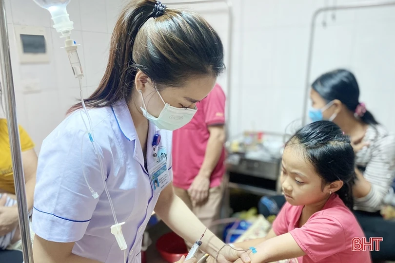 Hà Tĩnh: Nỗ lực gỡ khó trong mua sắm vật tư, hóa chất, sinh phẩm y tế