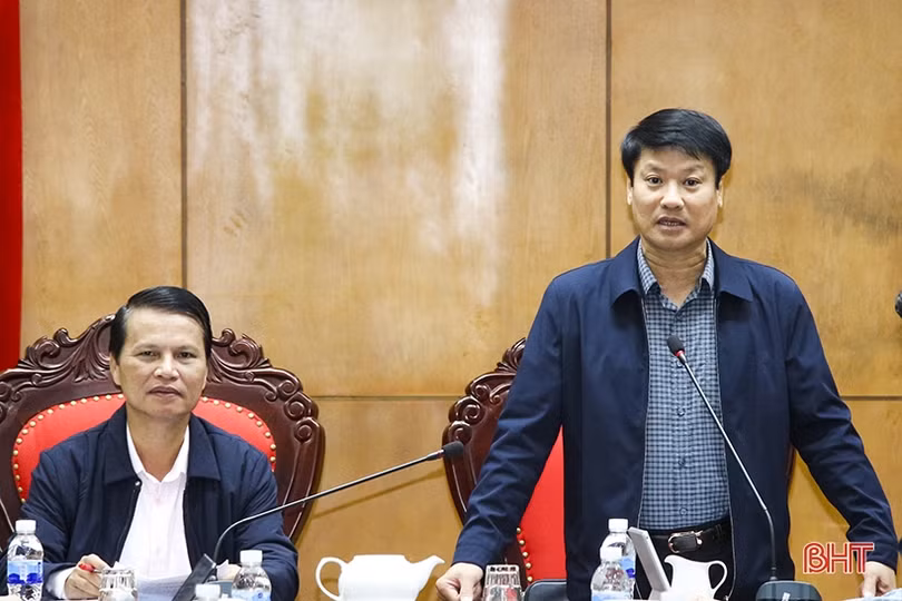 Các tổ đại biểu HĐND tỉnh thảo luận các báo cáo, tờ trình, dự thảo nghị quyết trình Kỳ họp thứ 11