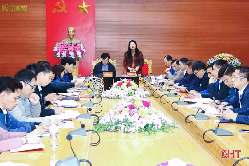 Tổ đại biểu HĐND tỉnh bầu tại Vũ Quang đóng góp nhiều ý kiến thiết thực