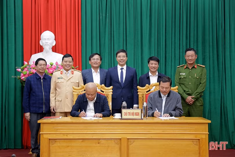 Kiên quyết xử lý tình trạng “xe dù bến cóc”, “xe trá hình tuyến cố định” ở Hà Tĩnh