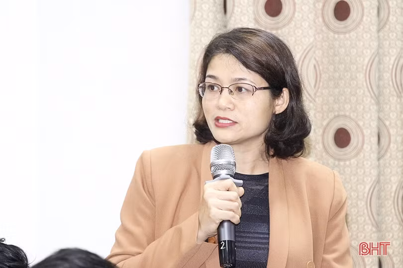 Các tổ đại biểu HĐND tỉnh thảo luận các báo cáo, tờ trình, dự thảo nghị quyết trình Kỳ họp thứ 11