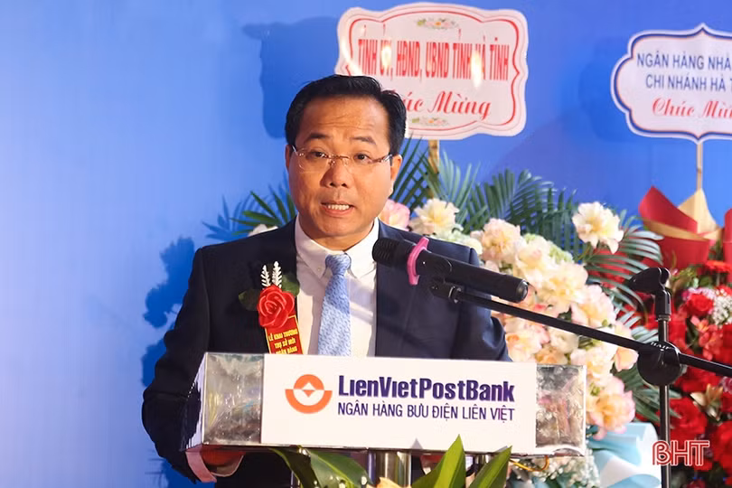 Ngân hàng Bưu điện Liên Việt Chi nhánh Hà Tĩnh khai trương trụ sở mới