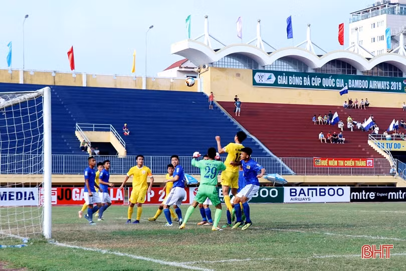 Thắng CLB Huế 1-0, Hồng Lĩnh Hà Tĩnh gặp Hà Nội FC vòng 1/16 Cúp Quốc gia
