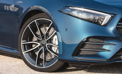 Mercedes AMG A35 Sedan mới lộ diện, rẻ nhất trong dòng sedan AMG