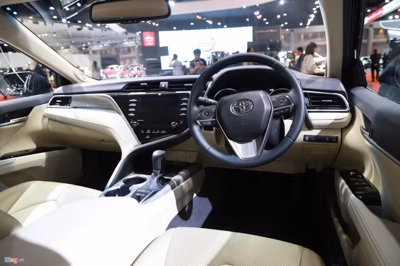 Chi tiết Toyota Camry 2019 sắp ra mắt tại Việt Nam