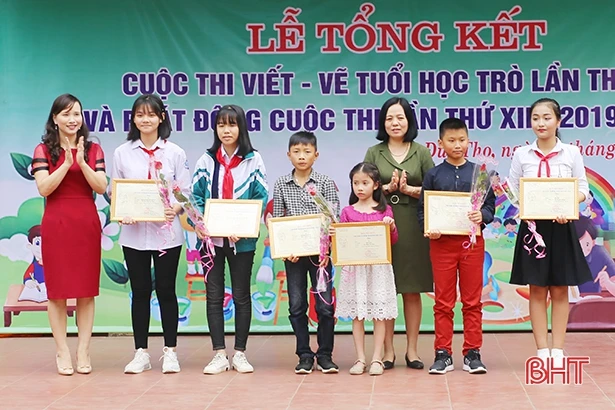 Cậu học trò 12 tuổi và những vần thơ trong sáng, cảm xúc