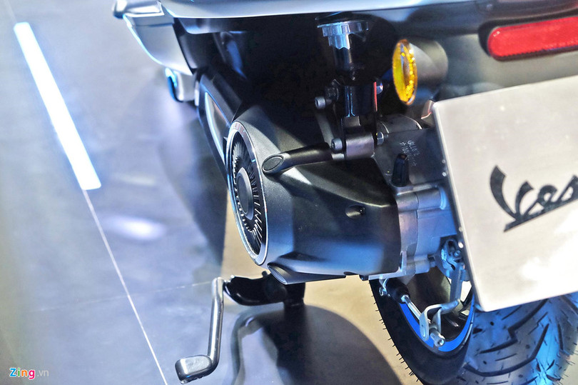 Cận cảnh Vespa Elettrica sắp ra mắt tại Việt Nam, thiết kế cũ, giá cao cấp
