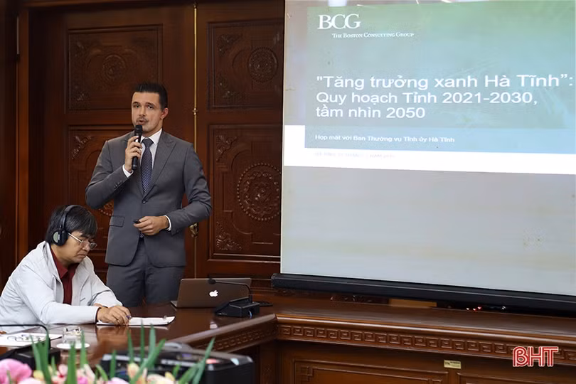 Ban Thường vụ Tỉnh ủy nghe báo cáo tiến độ điều chỉnh quy hoạch phát triển KT-XH Hà Tĩnh