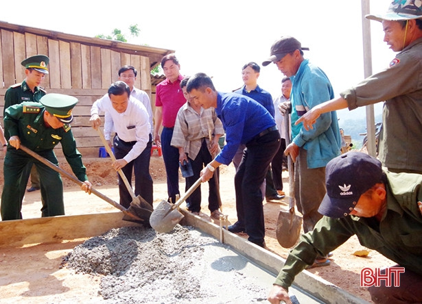 Nhiều hoạt động ý nghĩa kỷ niệm 10 năm kết nghĩa Sơn Kim 1 - Thoọng Pẹ