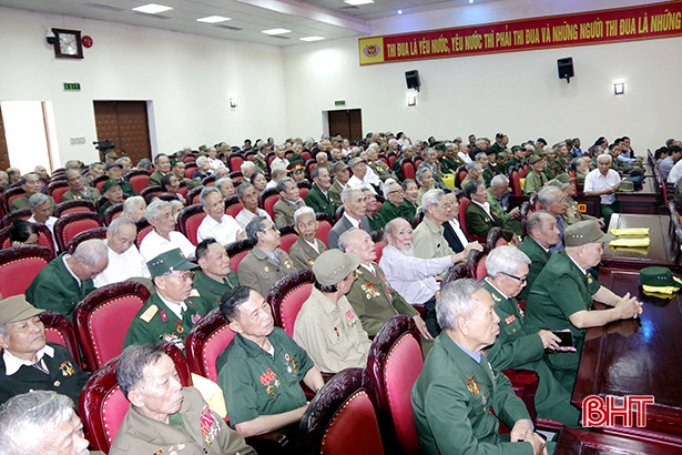 Xúc động ngày gặp lại của các chiến sỹ nhập ngũ đầu tiên ở Hà Tĩnh