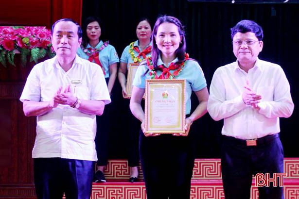 Thạch Hà vinh danh 27 giáo viên làm tổng phụ trách Đội giỏi