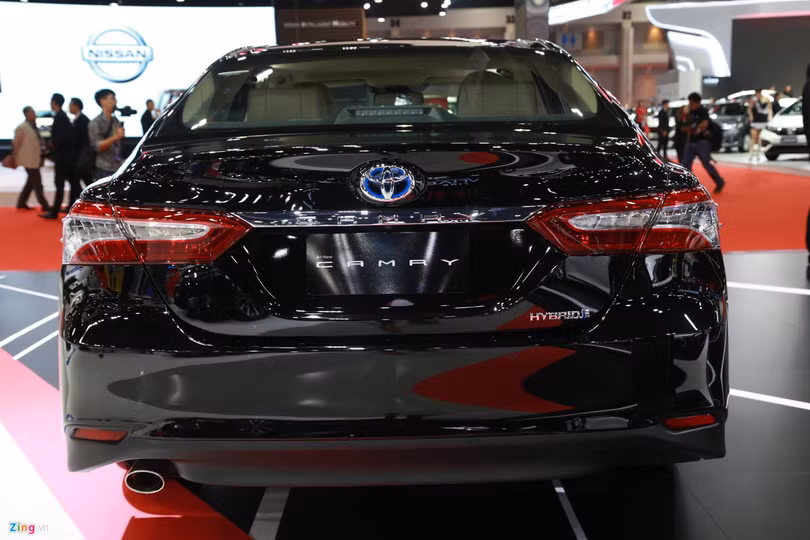 Chi tiết Toyota Camry 2019 sắp ra mắt tại Việt Nam