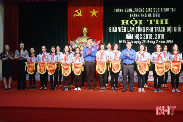 18 thí sinh TP Hà Tĩnh tranh tài “Giáo viên – Tổng phụ trách đội giỏi”