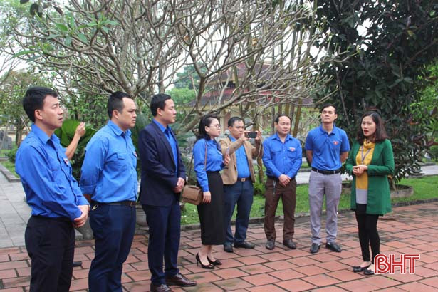 Hơn 200 bát cháo tình thương trao tặng bệnh nhân nghèo huyện Cẩm Xuyên