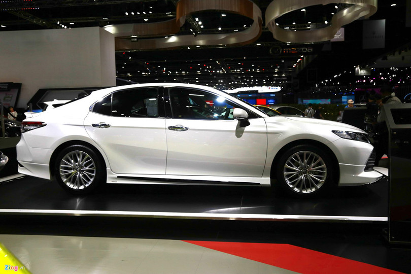 Chi tiết Toyota Camry 2019 sắp ra mắt tại Việt Nam