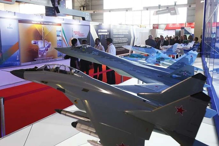 Cận cảnh dàn máy bay, tàu chiến khuấy đảo triển lãm LIMA-2019