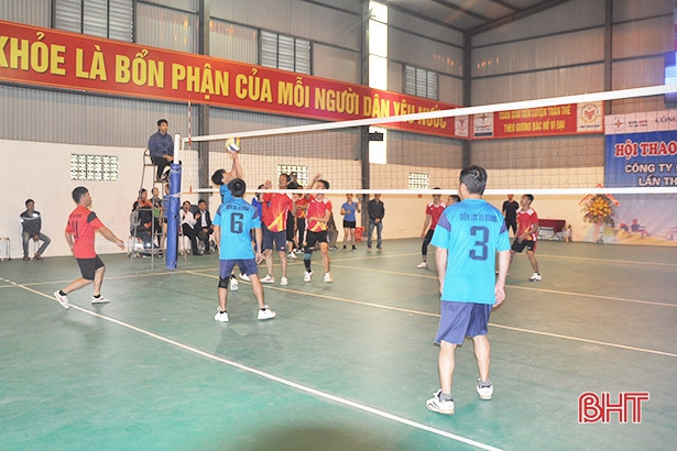 224 vận động viên tham gia hội thao truyền thống Điện lực Hà Tĩnh