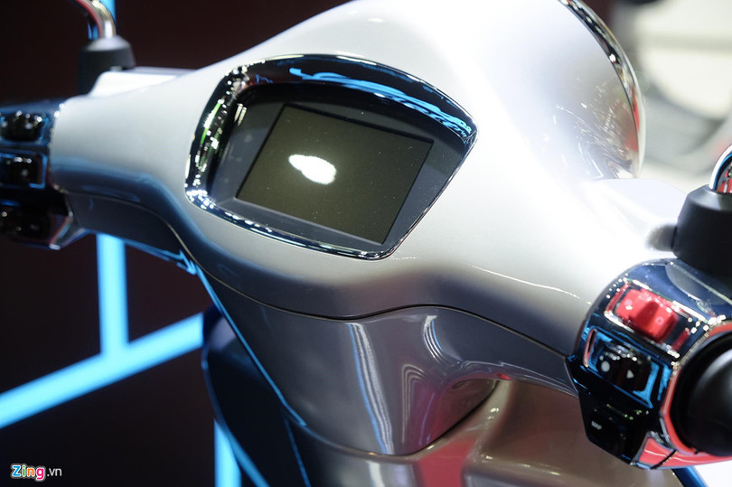 Cận cảnh Vespa Elettrica sắp ra mắt tại Việt Nam, thiết kế cũ, giá cao cấp