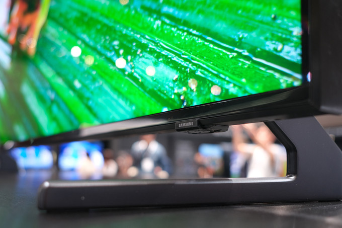 Ảnh thực tế TV QLED 8K giá 2,3 tỷ đồng của Samsung