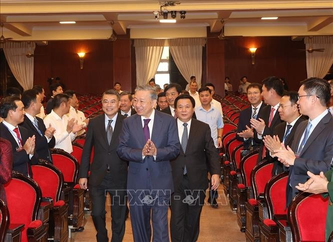 Tổng Bí thư, Chủ tịch nước Tô Lâm đến dự khai giảng Lớp bồi dưỡng. Ảnh: Trí Dũng/TTXVN Tổng Bí thư, Chủ tịch nước Tô Lâm đến dự khai giảng Lớp bồi dưỡng. Ảnh: Trí Dũng/TTXVN