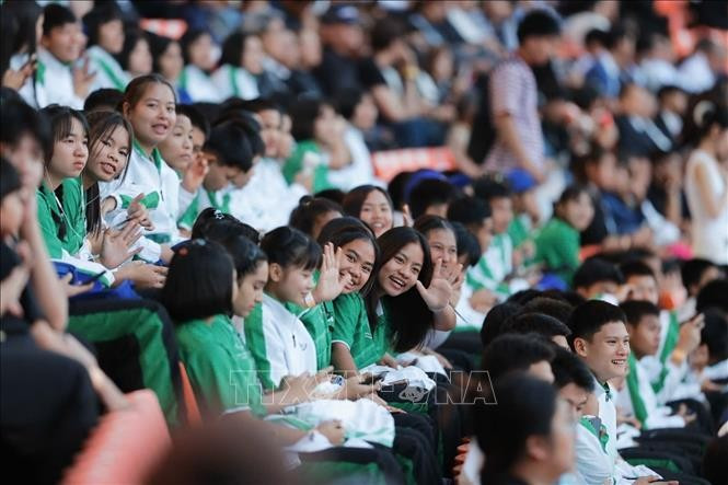 Cổ động viên đến dự lễ khai mạc. Ảnh: Minh Quyết/PV TTXVN từ Thái Lan