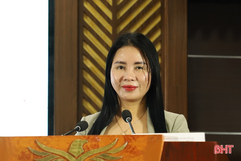 Bà Nguyễn Thị Mai Thúy – Phó Giám đốc Vietcombank Hà Tĩnh tham luận về "Các giải pháp đẩy mạnh hoạt động huy động vốn trên địa bàn". bqbht_br_56.jpg