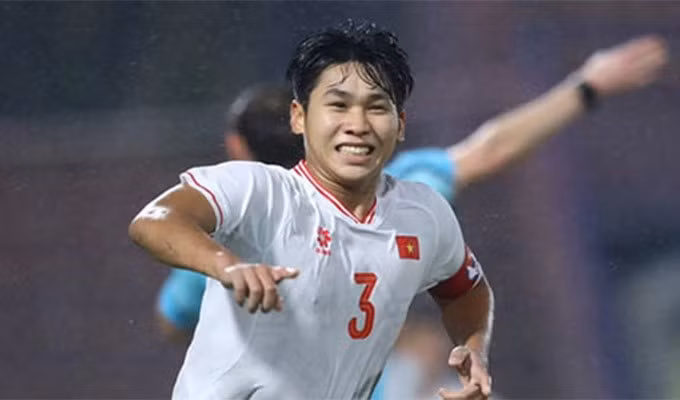 Trung vệ đội trưởng U17 Việt Nam - Lê Huy Việt Anh là một trong những cái tên được AFC đánh giá cao ở VCK U17 châu Á 2025 - Ảnh: Phan Tùng.