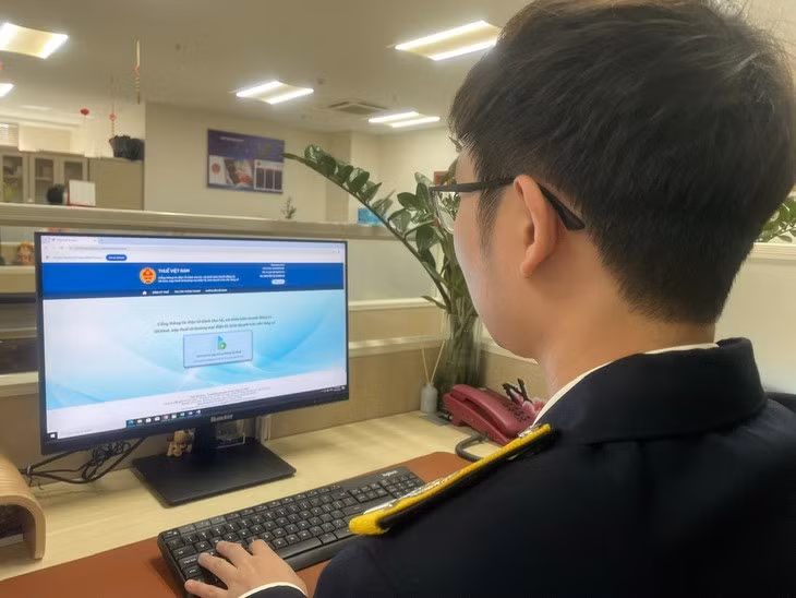 Cục Thuế thông báo từ 17h ngày 12-3 đến 8h ngày 17-3 sẽ tạm dừng một số hệ thống thuế điện tử - Ảnh: LÊ THANH