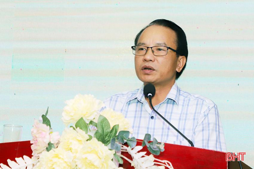 Ông Đỗ Nhân Đạo - Chủ tịch Liên minh HTX Yên Bái chia sẻ kinh nghiệm của địa phương nhằm phát triển sản xuất, quảng bá sản phẩm của HTX, tổ hợp tác. IMG_2437.JPG