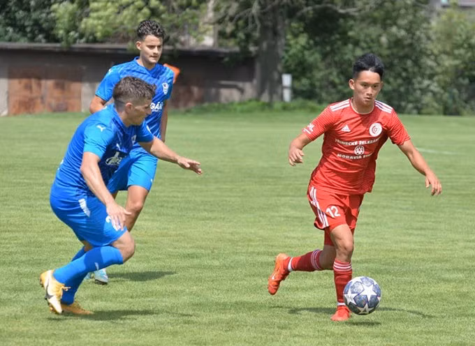 Andrej Nguyễn An Khánh ghi bàn ở giải hạng 4 CH Czech trước khi về tập trung cùng U22 Việt Nam