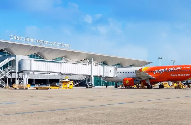 ACV đang triển khai dự án sửa chữa đường cất hạ cánh và đường lăn của Cảng hàng không Vinh bằng nguồn vốn bảo trì kết cấu hạ tầng hàng không do Nhà nước đầu tư, quản lý.