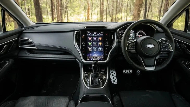 Nội thất Subaru Outback đang sử dụng trên thế hệ cũ - Ảnh: Drive