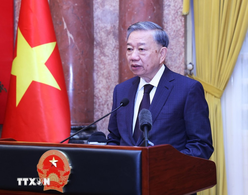 Tổng Bí thư, Chủ tịch nước Tô Lâm nói chuyện với đại biểu được tôn vinh trong phong trào thi đua 'tham mưu giỏi, phục vụ tốt' giai đoạn 2019-2024. (Ảnh: Lâm Khánh/TTXVN) Tổng Bí thư, Chủ tịch nước Tô Lâm nói chuyện với đại biểu được tôn vinh trong phong trào thi đua 'tham mưu giỏi, phục vụ tốt' giai đoạn 2019-2024. (Ảnh: Lâm Khánh/TTXVN)