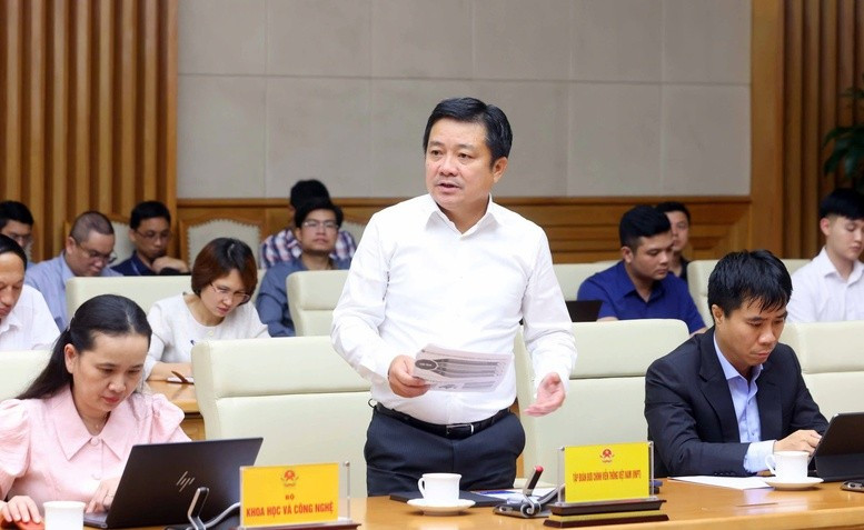 Đại diện VNPT giới thiệu hệ thống trợ lý ảo - Ảnh: VGP/Nguyễn Hoàng Đại diện VNPT giới thiệu hệ thống trợ lý ảo - Ảnh: VGP/Nguyễn Hoàng