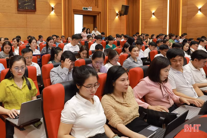 Văn phòng Tỉnh ủy đã tổ chức hội nghị tập huấn hướng dẫn vận hành thử nghiệm hoạt động văn phòng đảng ủy xã, phường mới.