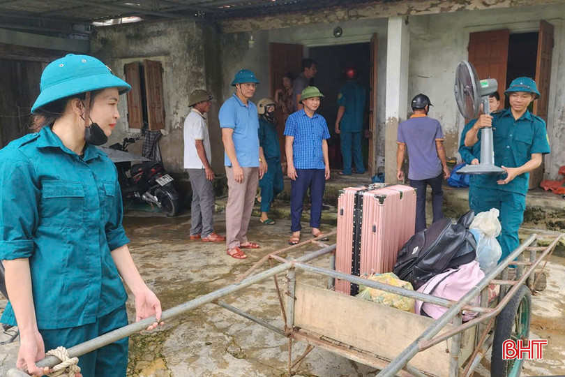Các lực lượng hỗ trợ sơ tán dân ở xã Cẩm Trung bqbht_br_83149dd83e16b448ed07.jpg