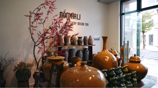 ຮ້ານ Hali Ceramics ຂອງ Vy Thúy Hằng ຕັ້ງຢູ່ Vinhomes Golden Avenue. a1.png