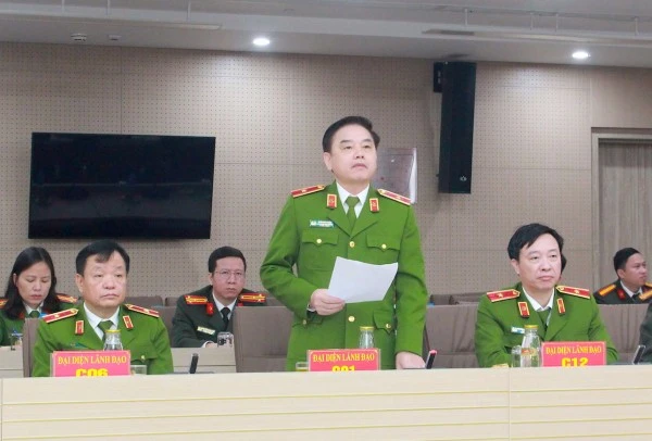 Thiếu tướng Trần Quốc Toản trả lời câu hỏi tại họp báo.