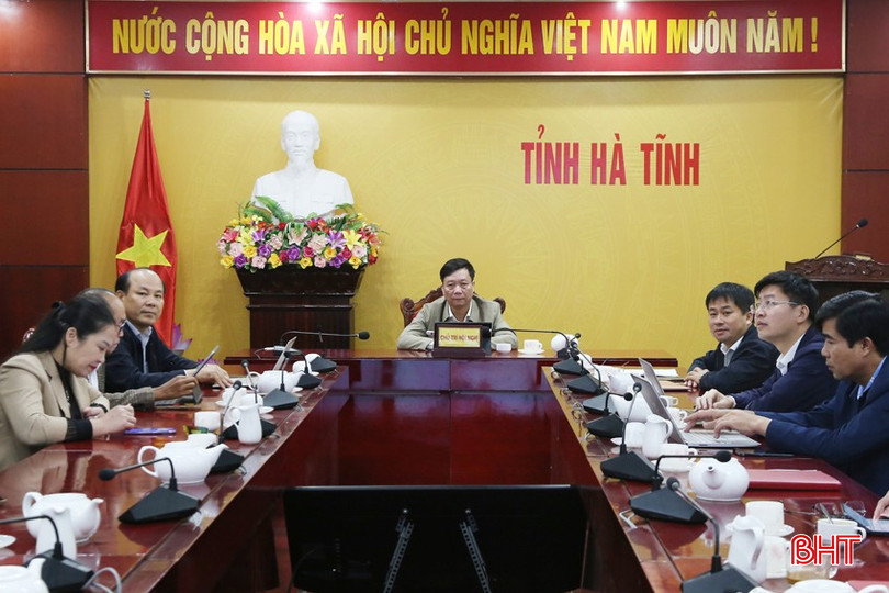 Giám đốc Sở Y tế Nguyễn Minh Đức – Phó Trưởng ban Chỉ đạo 138 tỉnh điều hành tại điểm cầu Hà Tĩnh. bqbht_br_1b.jpg